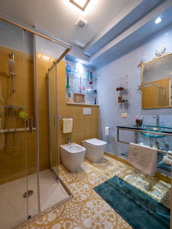 Luxury - Elegante Appartamento Nel Cuore Di Lucca Kültér fotó