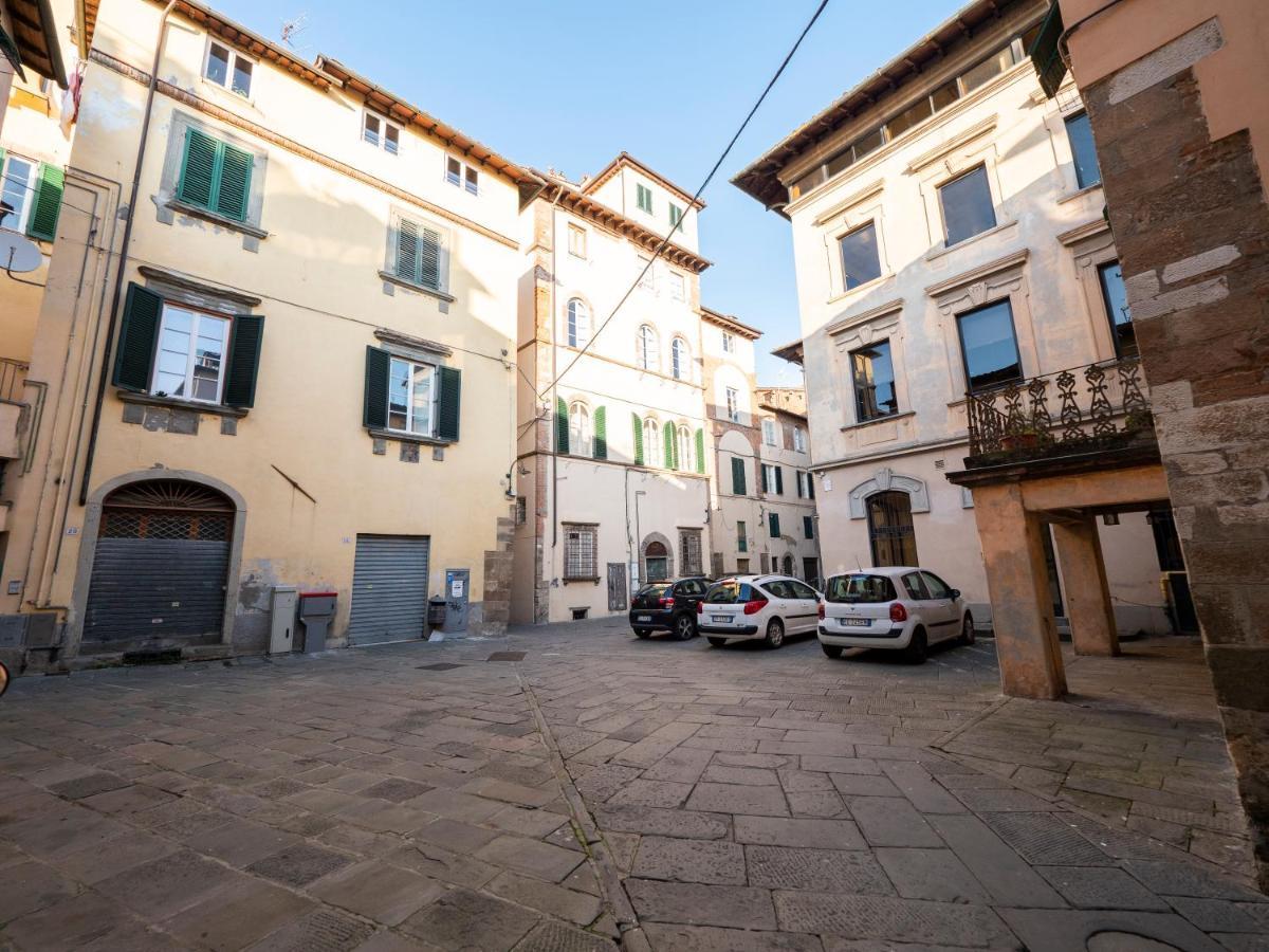Luxury - Elegante Appartamento Nel Cuore Di Lucca Kültér fotó