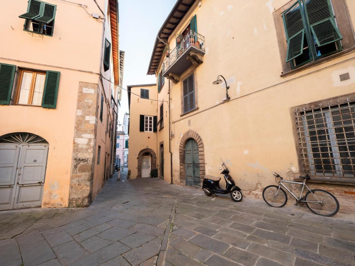 Luxury - Elegante Appartamento Nel Cuore Di Lucca Kültér fotó