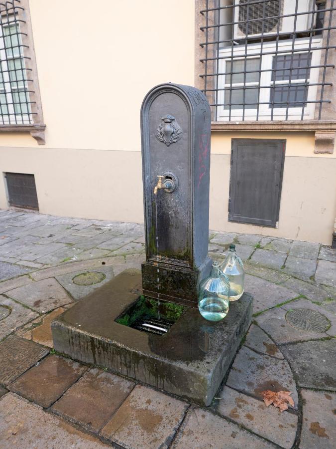 Luxury - Elegante Appartamento Nel Cuore Di Lucca Kültér fotó